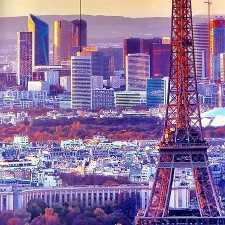 Le « 24th » On Blum Square *