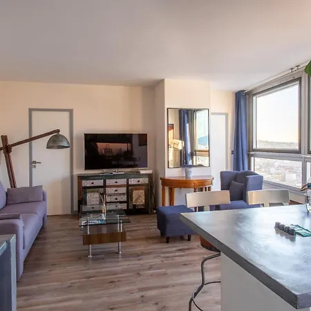Le « 24th » On Blum Square Apartment Puteaux