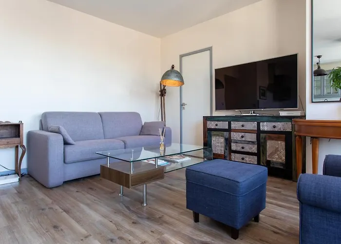 Le « 24th » On Blum Square * Puteaux